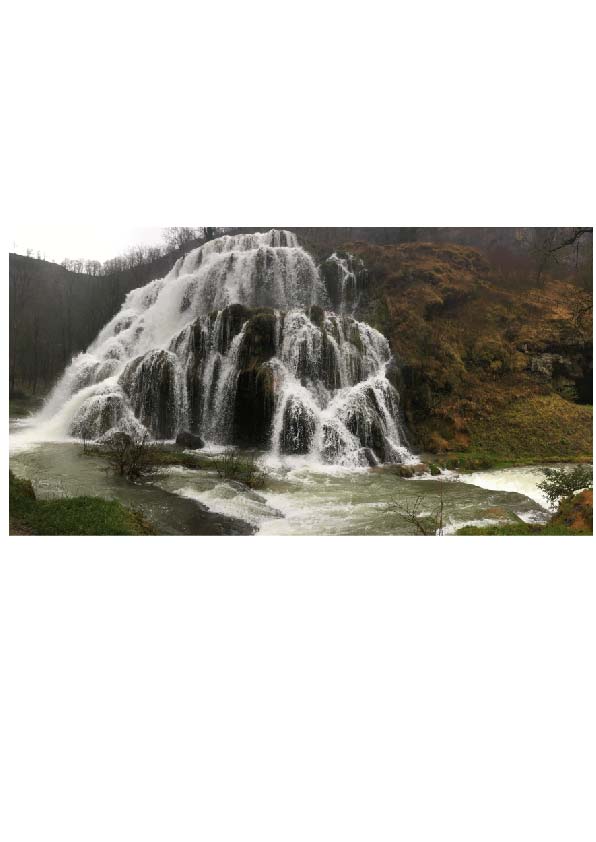 Dépôt de tuf volumineux à dominante verticale.

Photo prise à la cascade du Dard (reculée de Baume-lesMessieurs). (V. Fister)