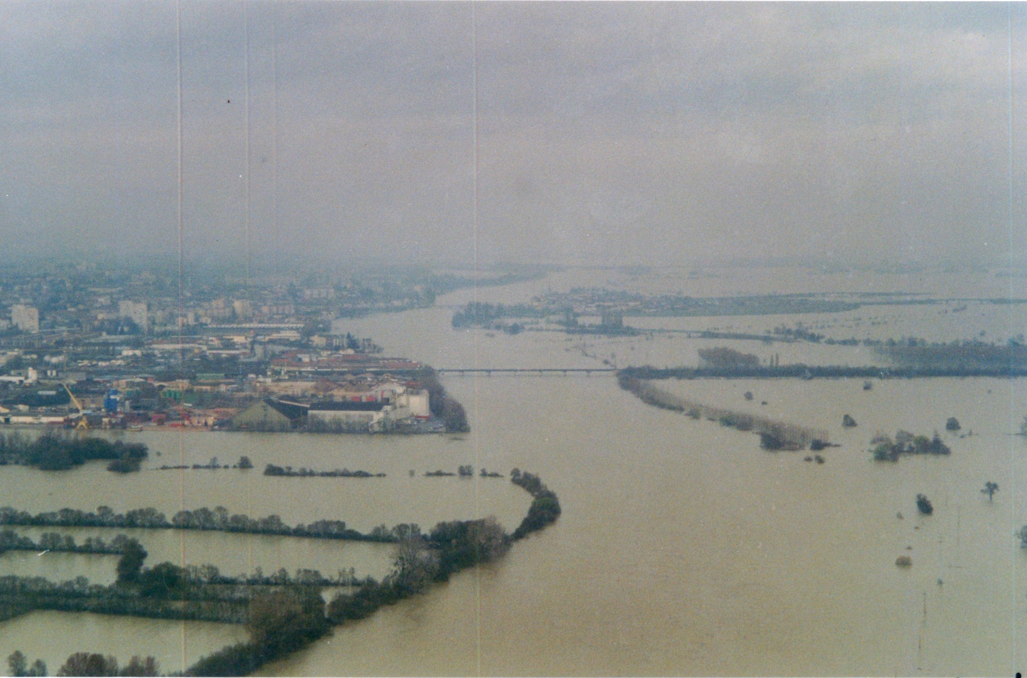 Crue de la Saône en 2001 à Varennes-lès-Mâcon