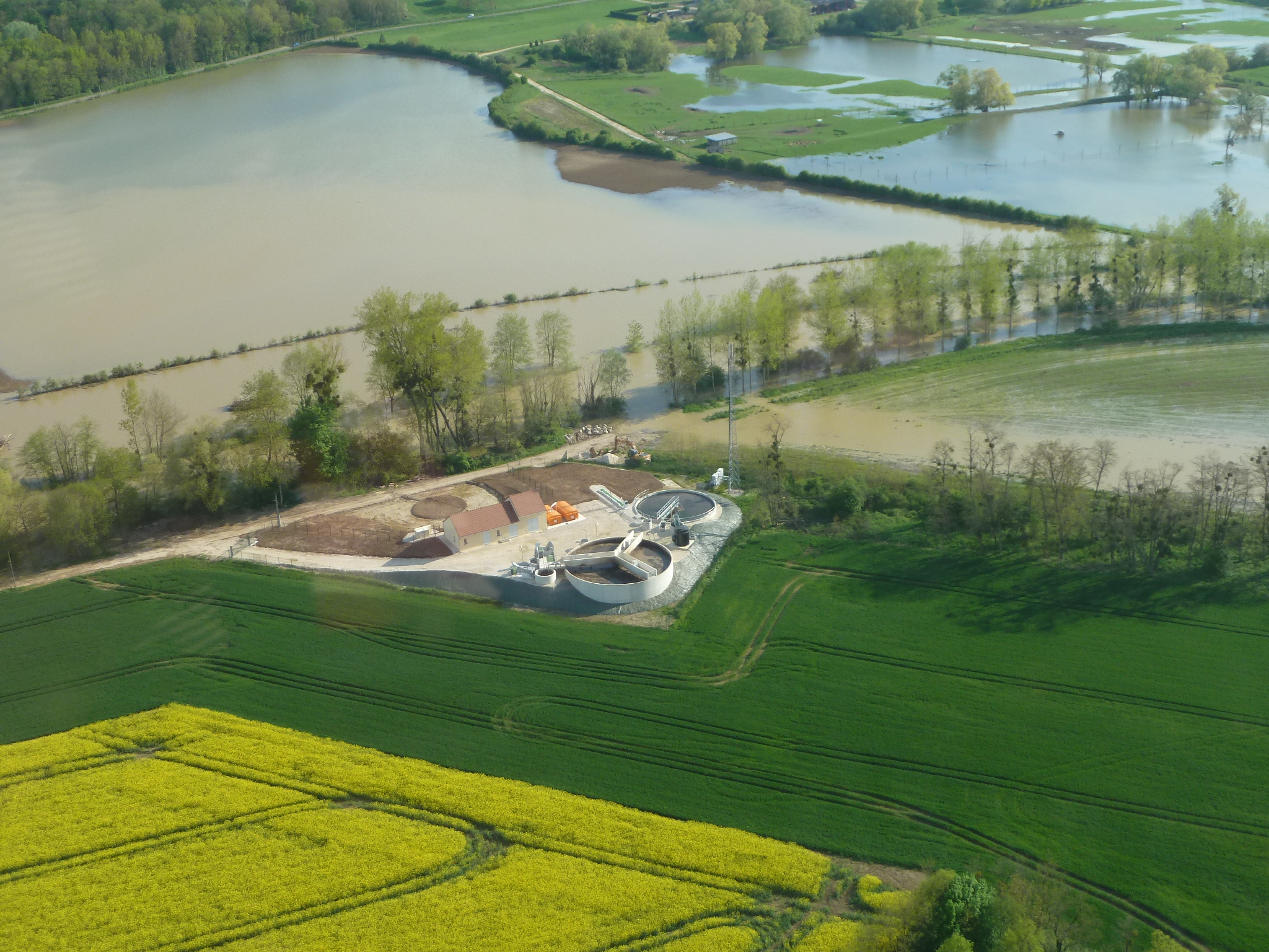 Crue de l'Armançon, en mai 2013, à Brienon sur Armançon, niveau de la STEP, dans l'Yonne