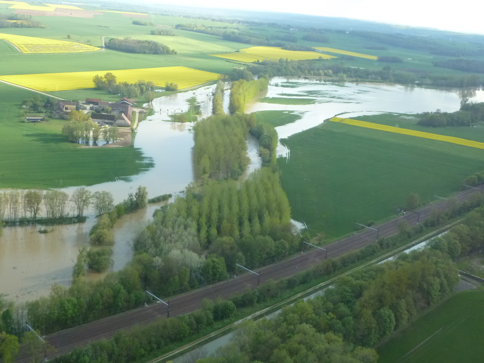 Crue de l'Armançon, en mai 2013, à Brienon sur Armançon, ferme de Noël, dans l'Yonne
