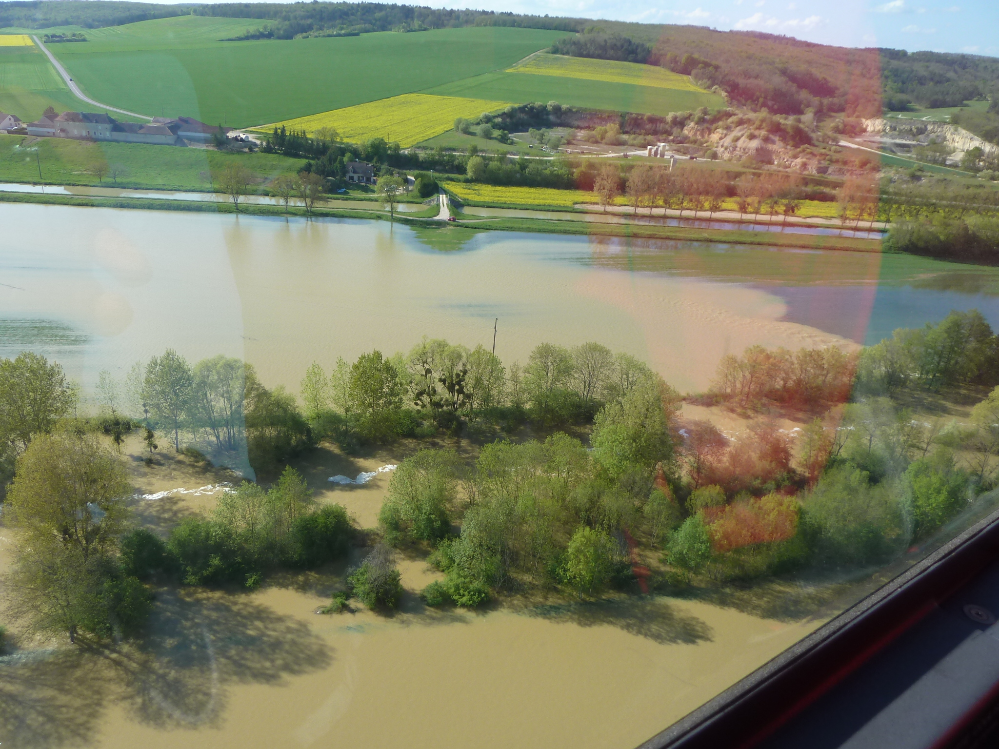 Crue de l'Armançon, en mai 2013, à Saint Martin sur Armançon, ferme de d'Arthe, dans l'Yonne